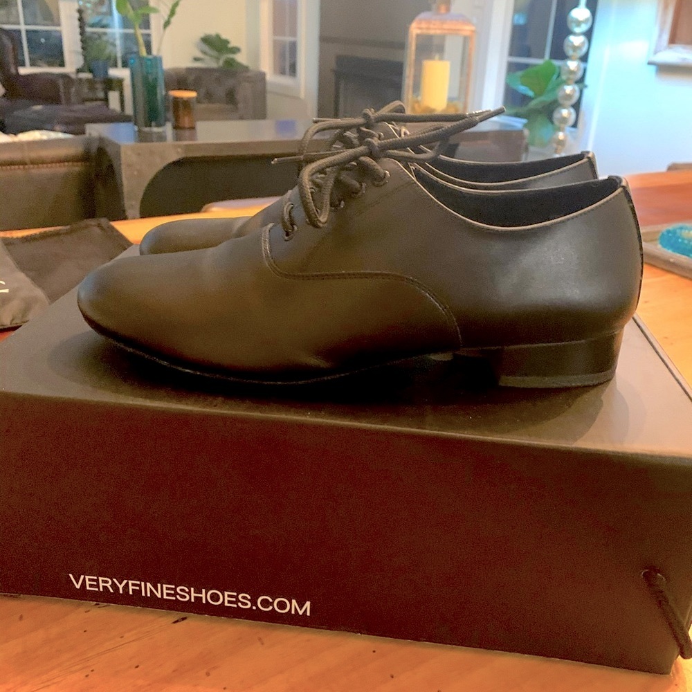 Men’s professional dance shoes